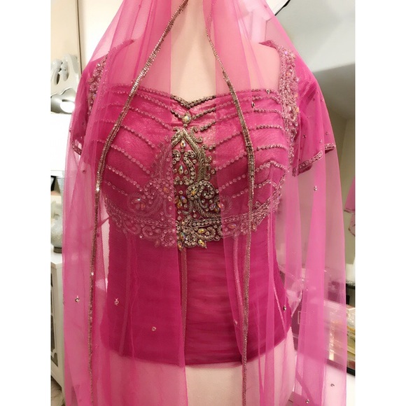 ๐๐ฏ๐ฅ๐ช๐ข๐ฏ/๐๐ข๐ฌ๐ช๐ด๐ต๐ข๐ฏ๐ช ๐Jeweled Outfit - Picture 4 of 11